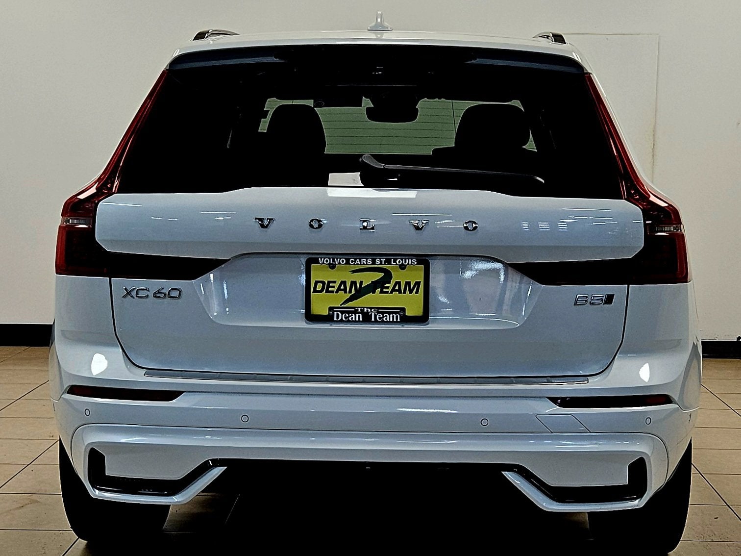 2026 Volvo XC60 Plus