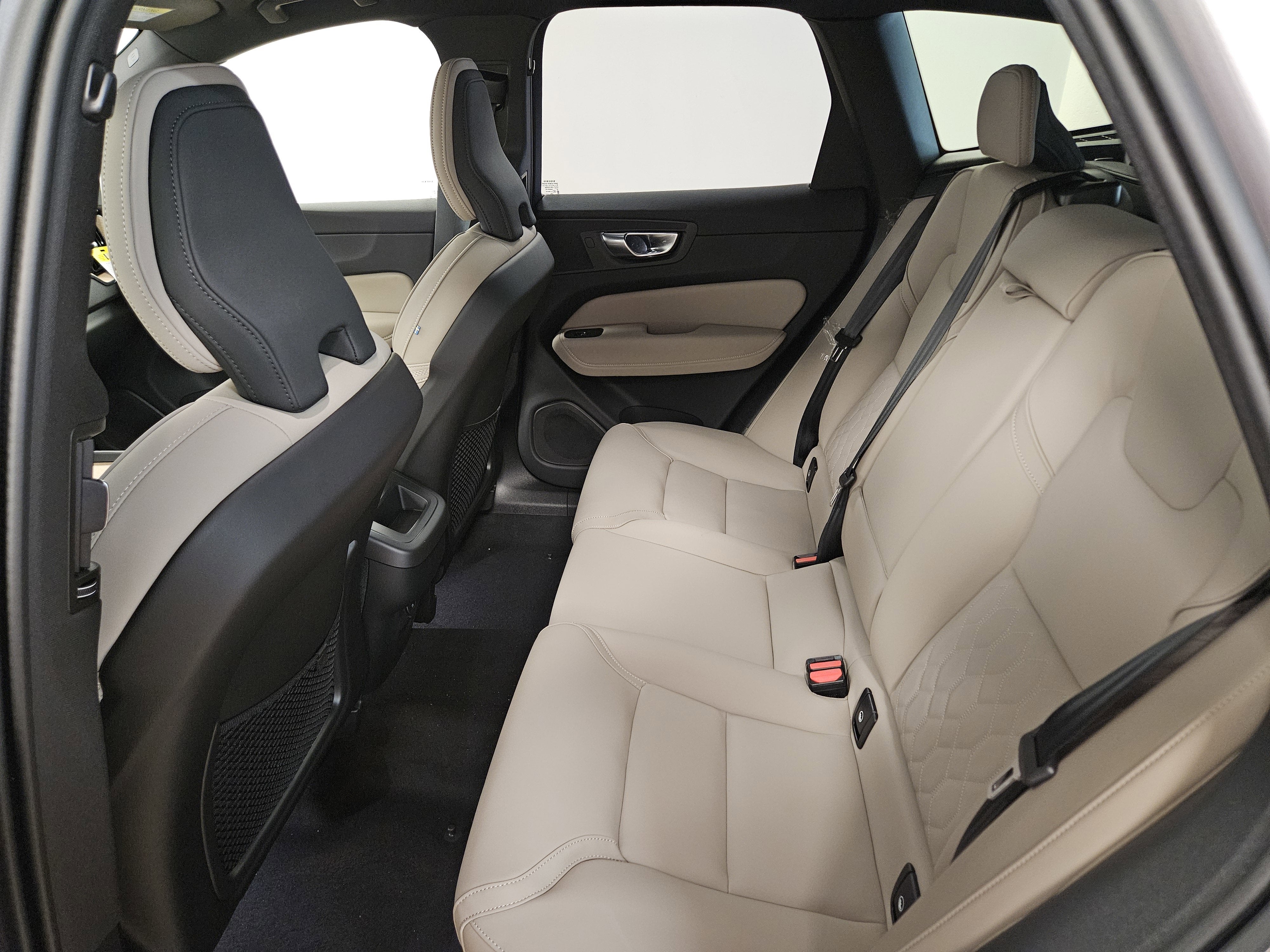 2026 Volvo XC60 Plus