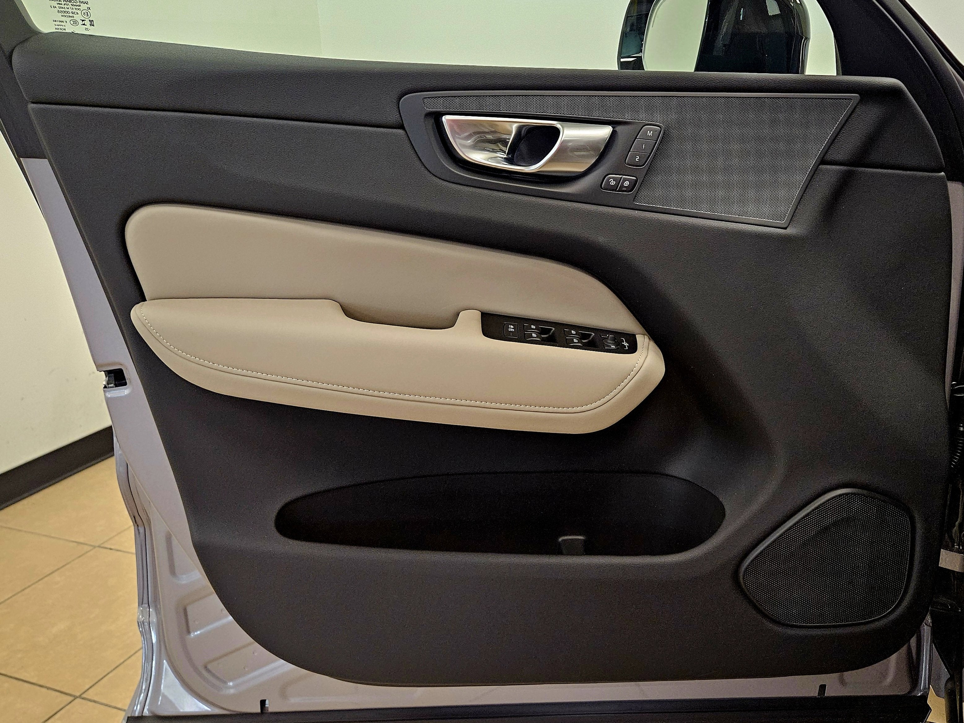 2026 Volvo XC60 Plus