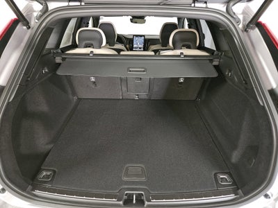 2026 Volvo XC60 Plus