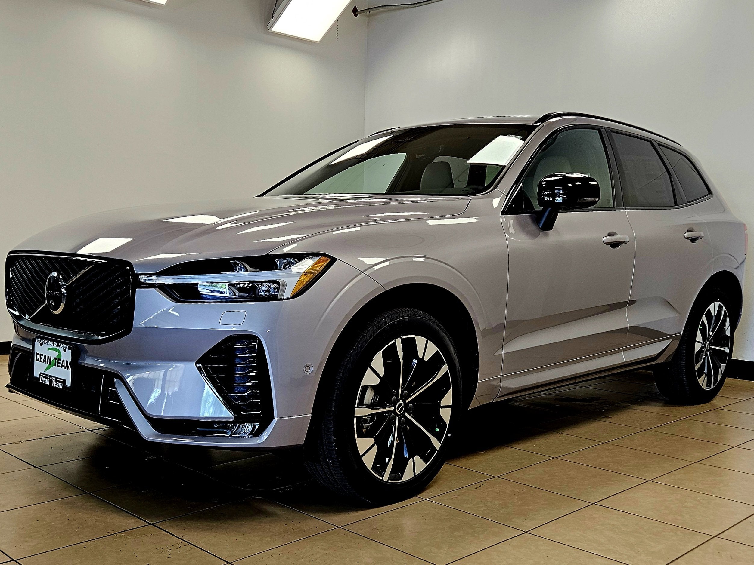 2026 Volvo XC60 Plus