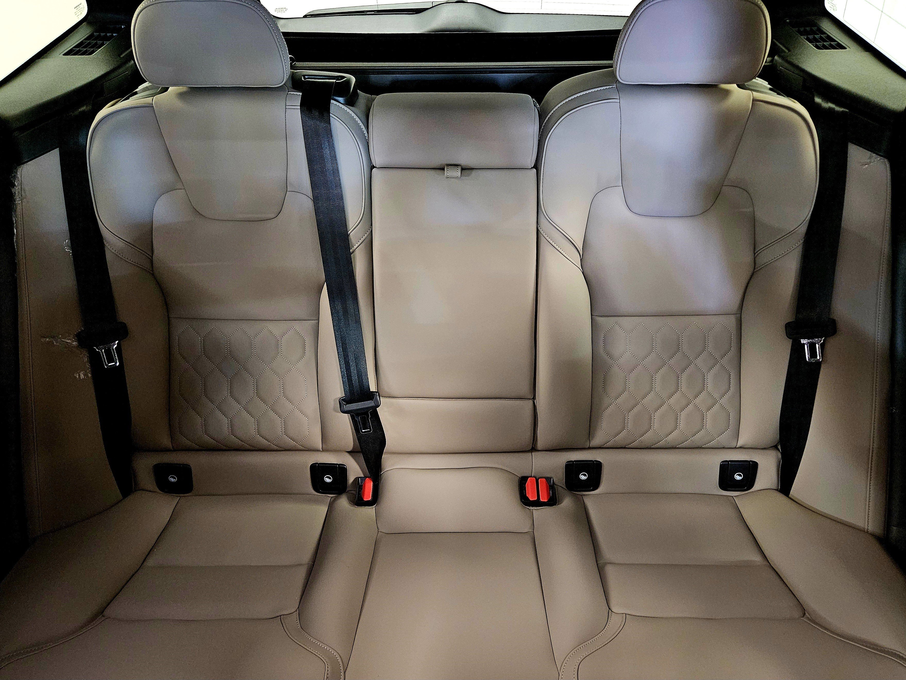 2026 Volvo XC60 Plus