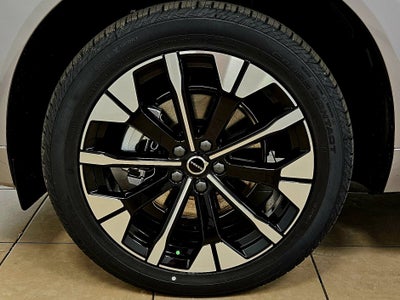 2026 Volvo XC60 Plus