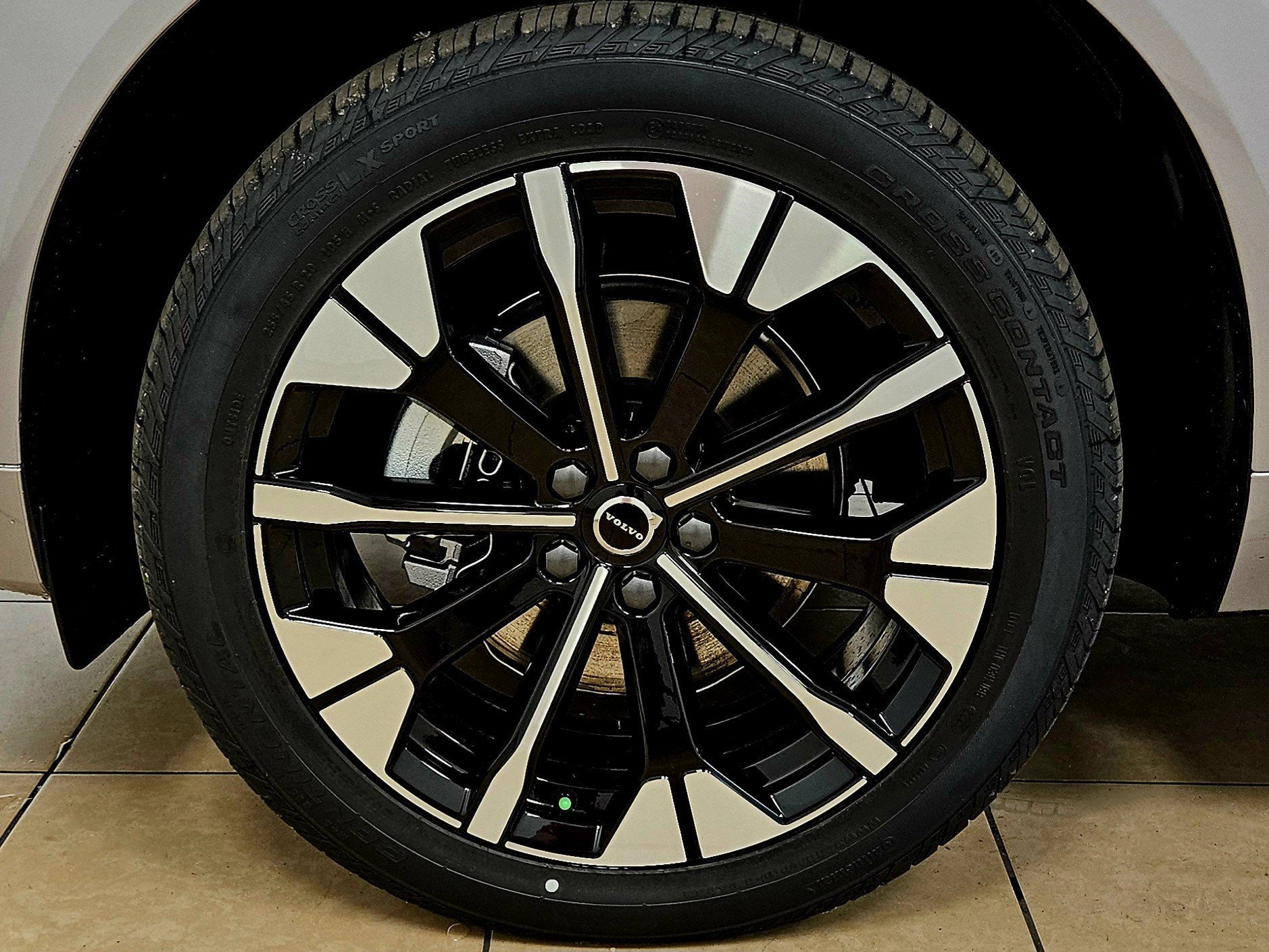 2026 Volvo XC60 Plus