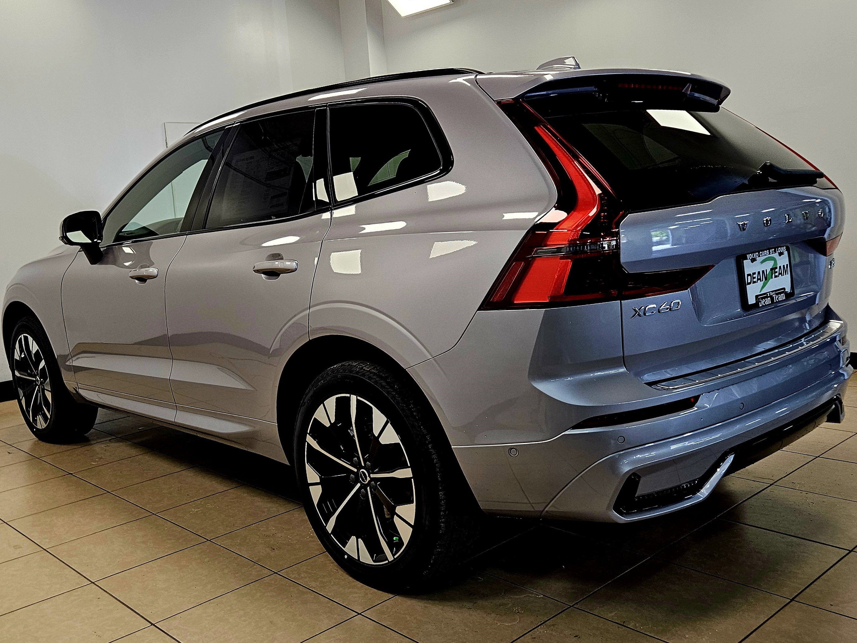 2026 Volvo XC60 Plus