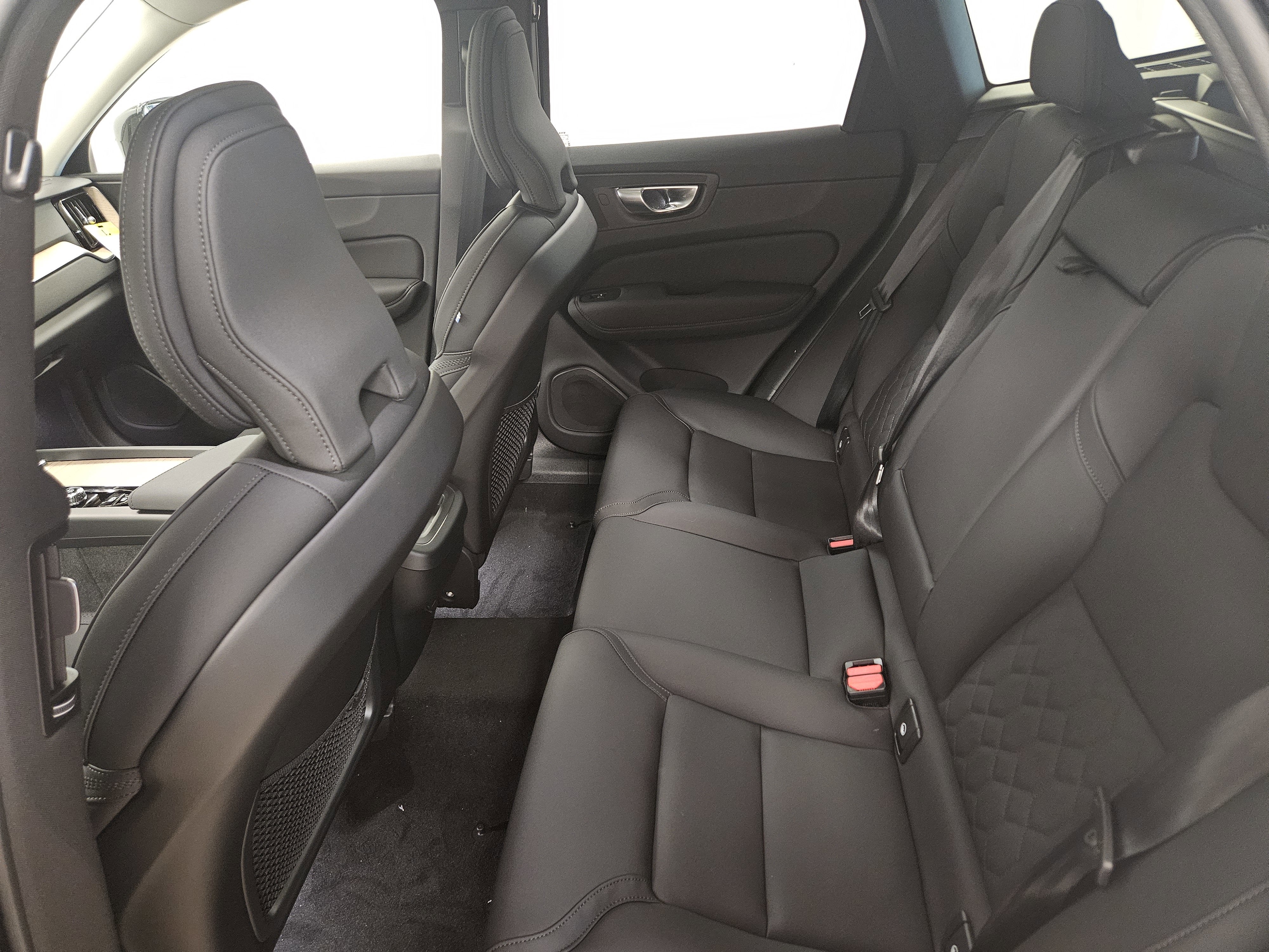 2026 Volvo XC60 Plus