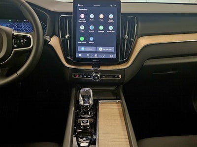 2026 Volvo XC60 Plus