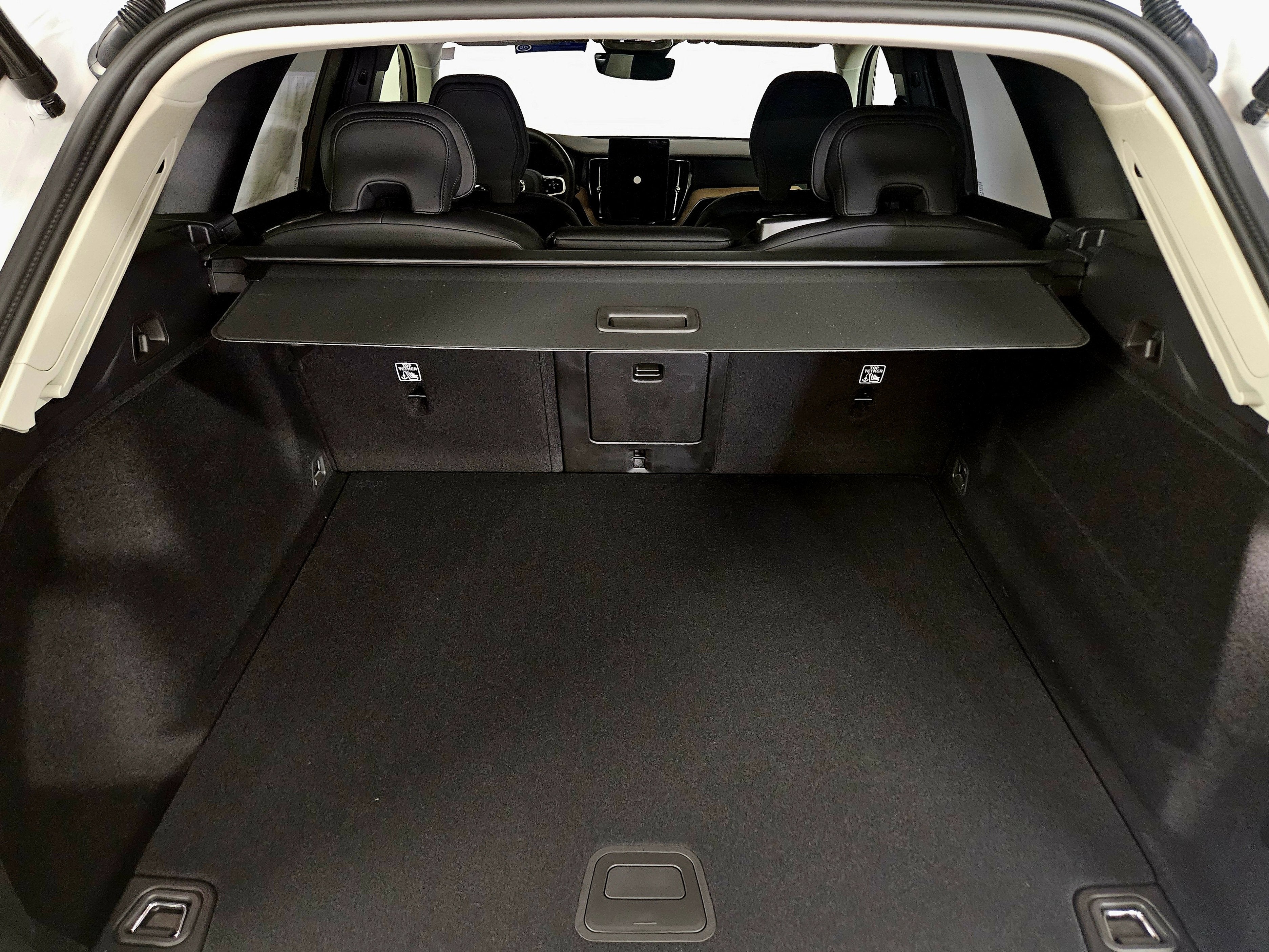 2026 Volvo XC60 Plus