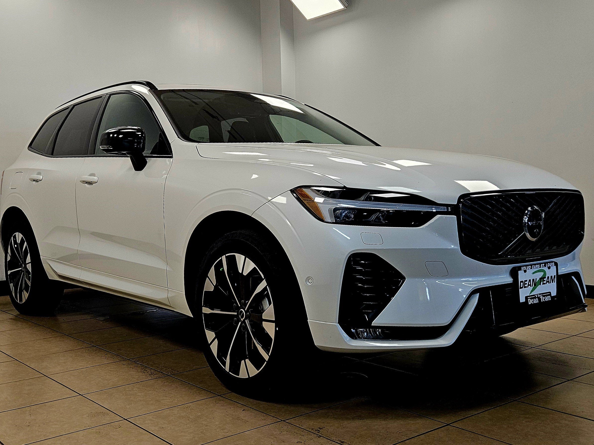 2026 Volvo XC60 Plus