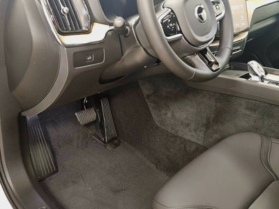 2026 Volvo XC60 Plus