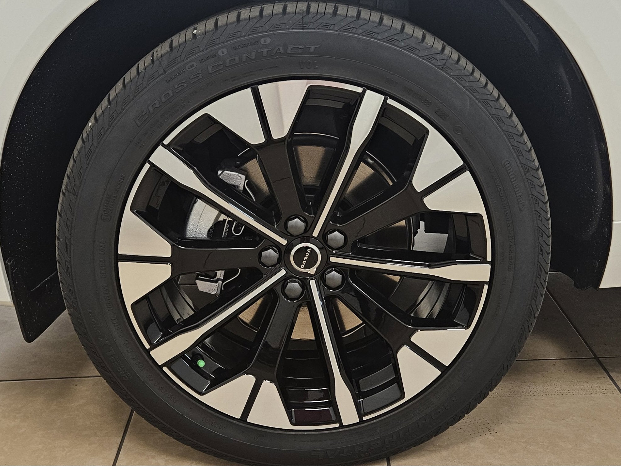 2026 Volvo XC60 Plus