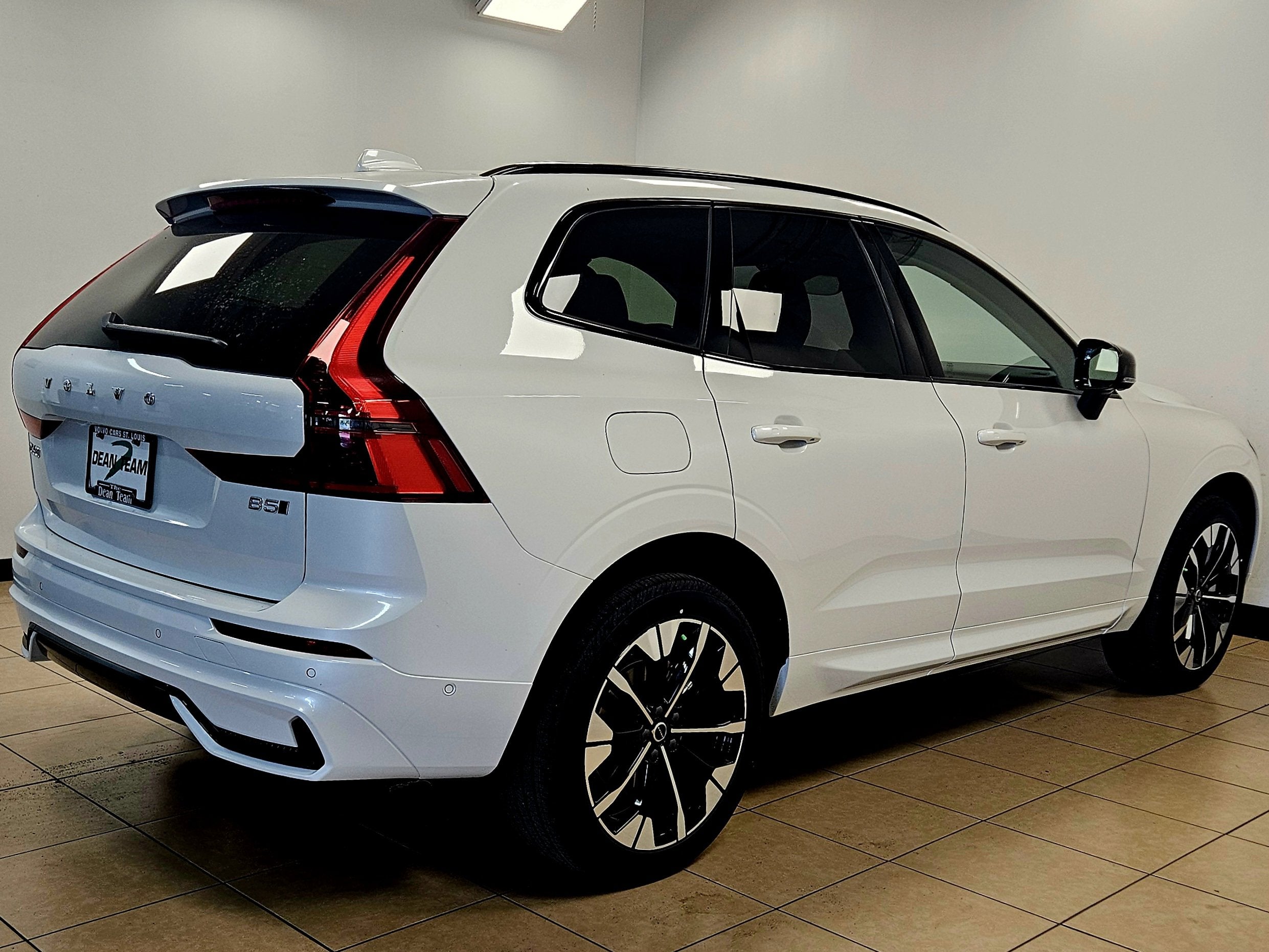 2026 Volvo XC60 Plus
