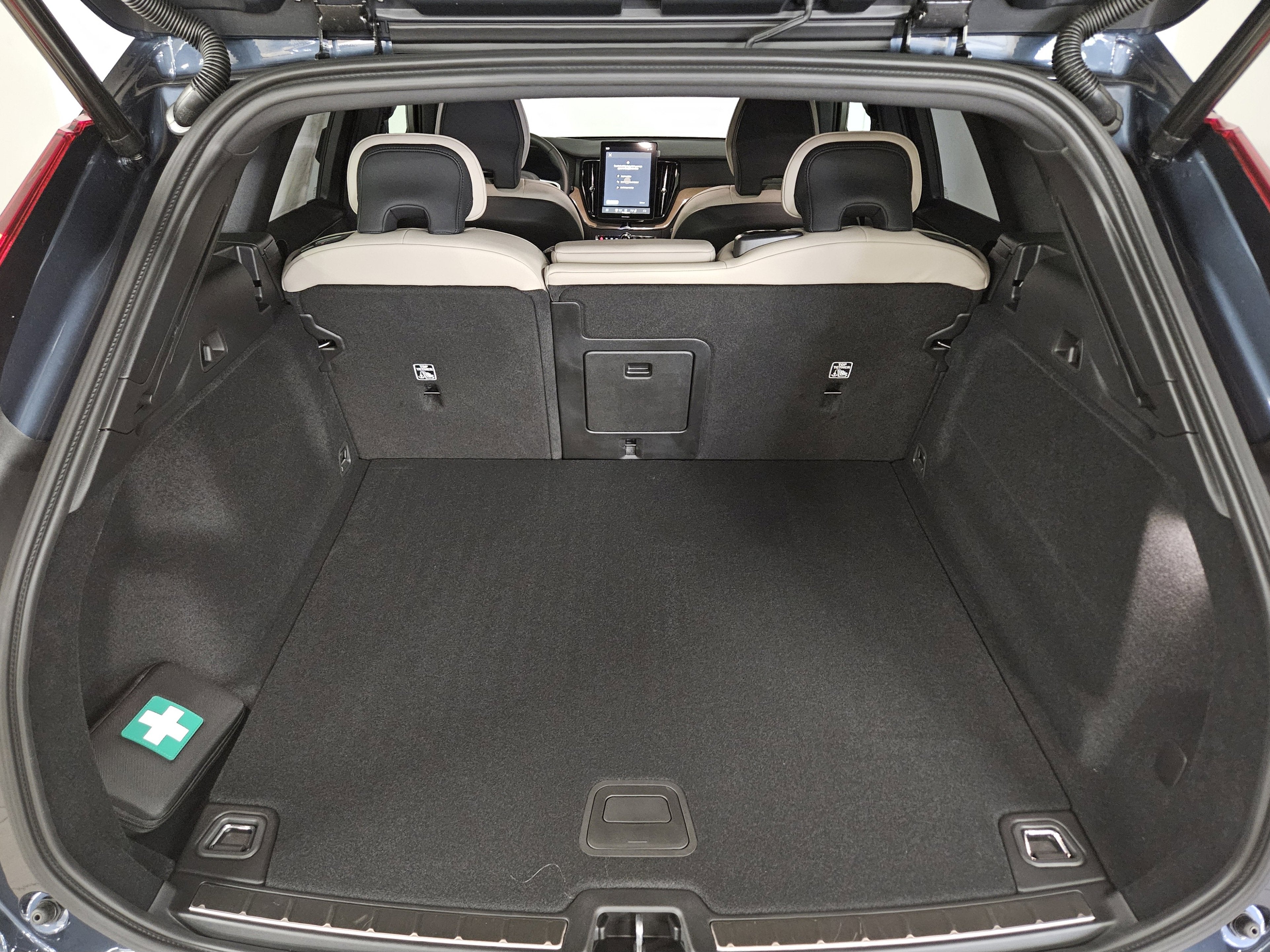 2026 Volvo XC60 Plus