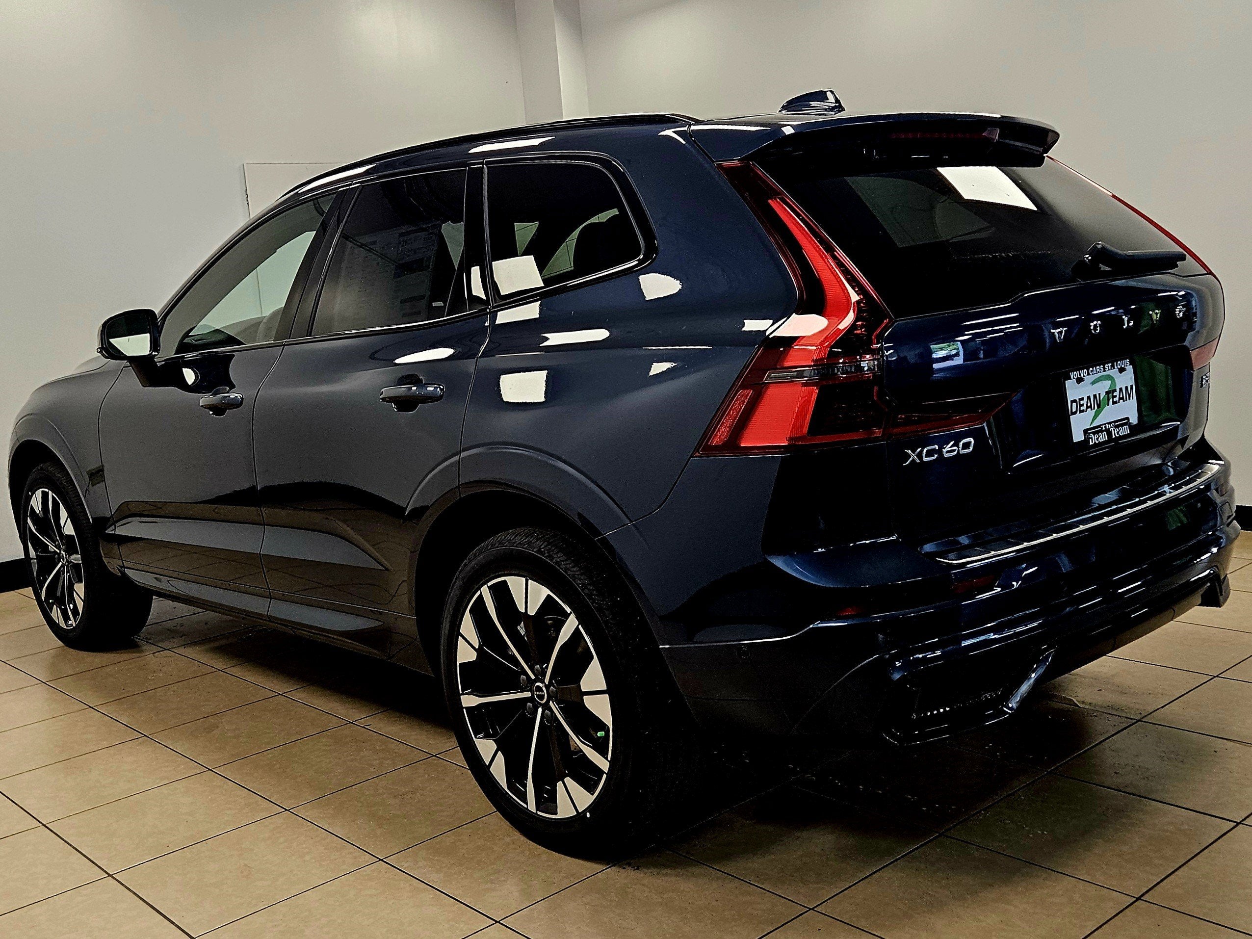 2026 Volvo XC60 Plus