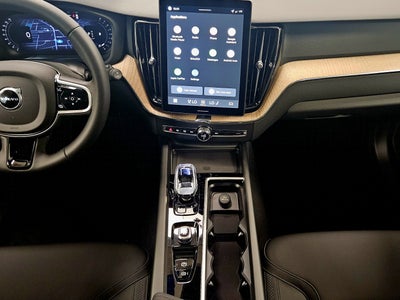 2026 Volvo XC60 Plus