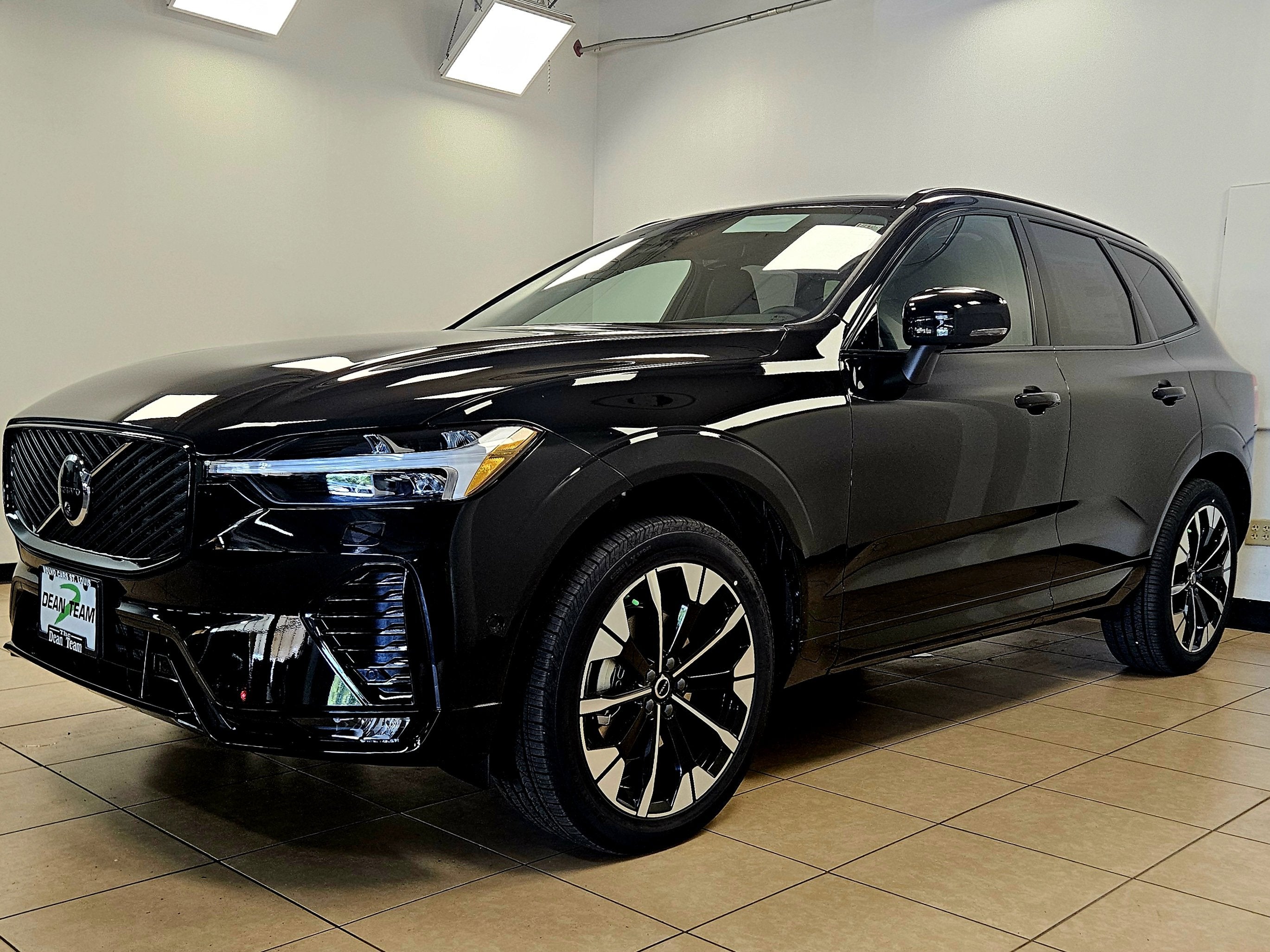 2026 Volvo XC60 Plus