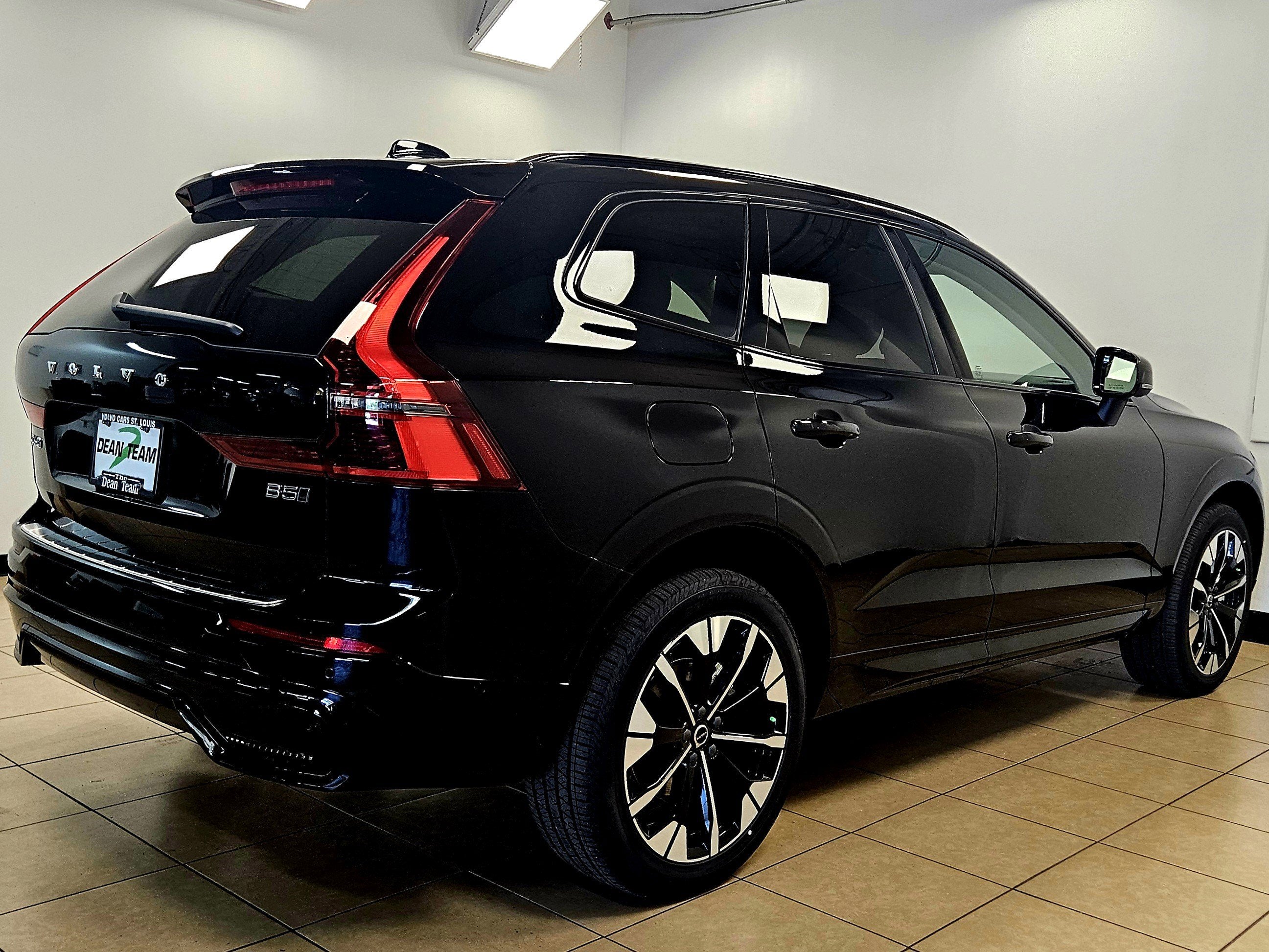 2026 Volvo XC60 Plus