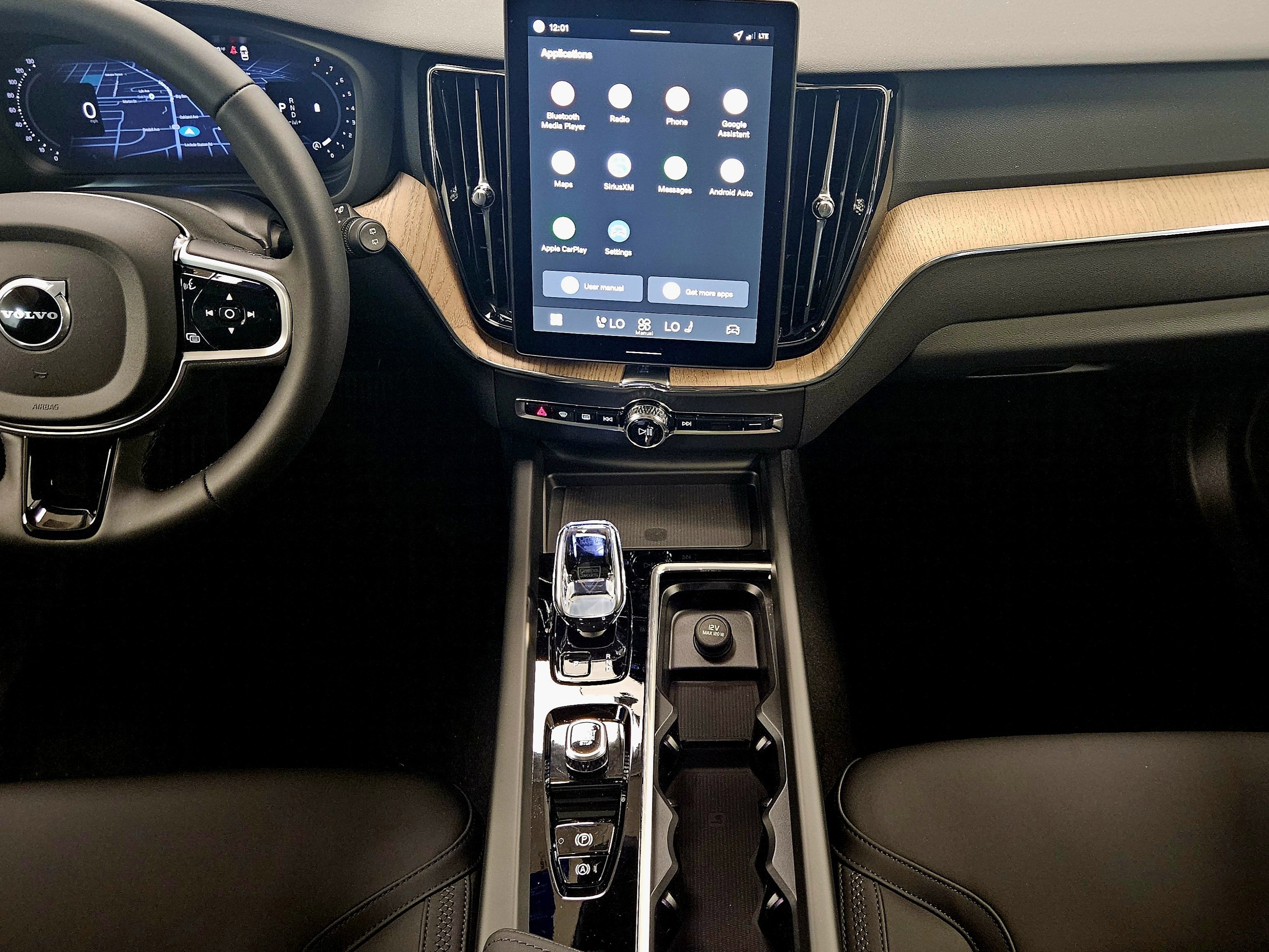 2026 Volvo XC60 Plus