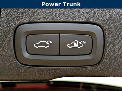 2026 Volvo XC60 Plus