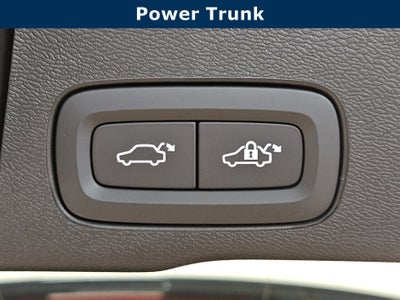 2026 Volvo XC60 Plus