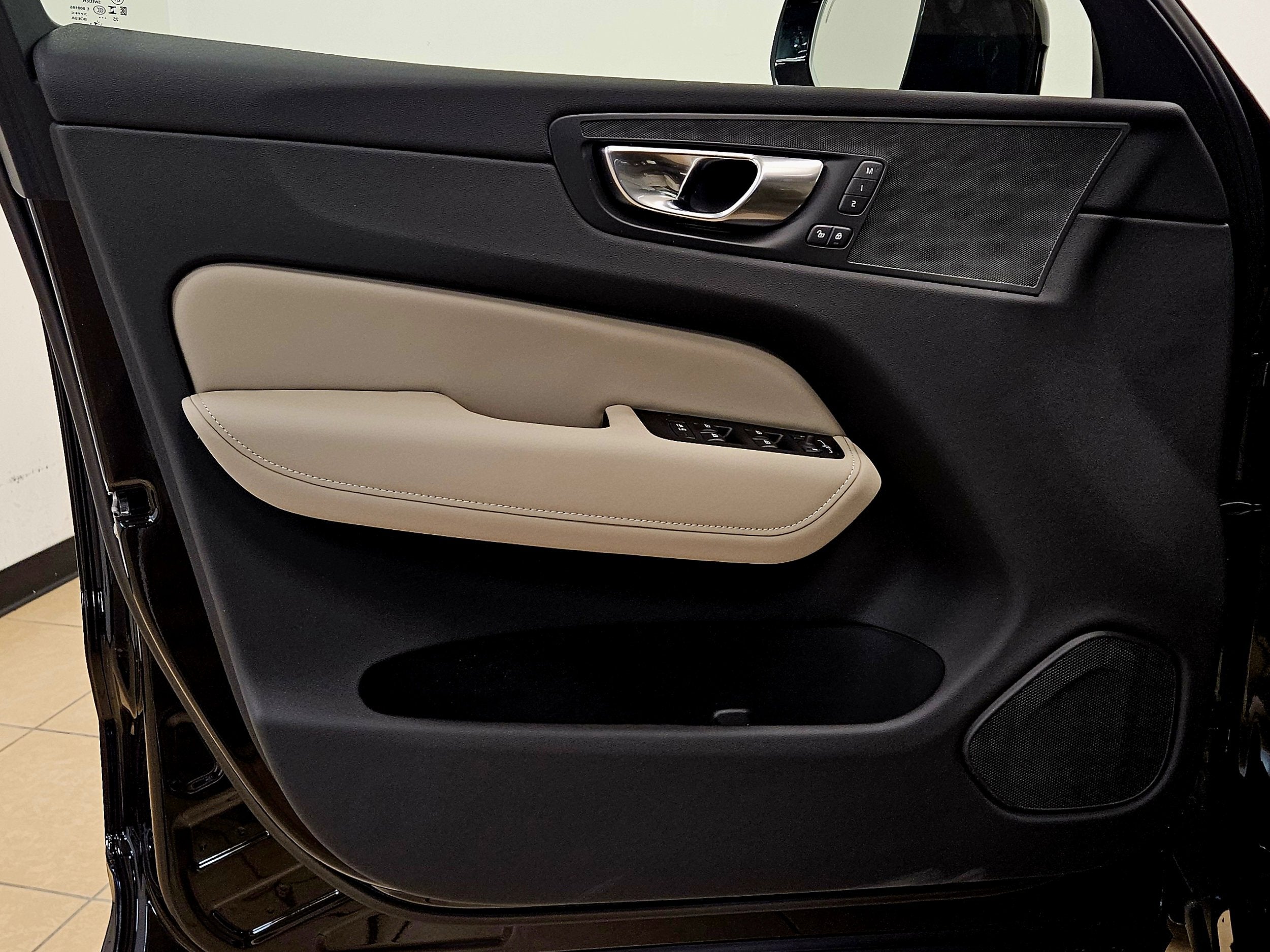 2026 Volvo XC60 Plus