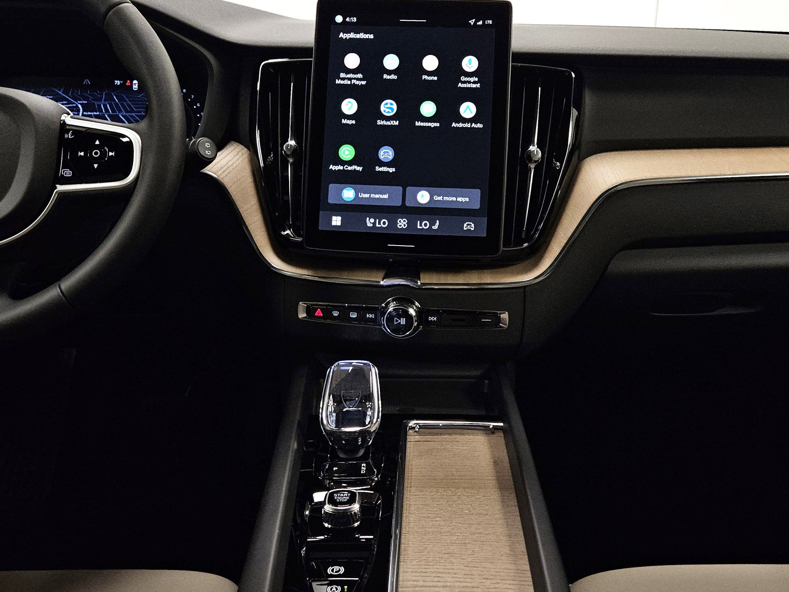 2026 Volvo XC60 Plus