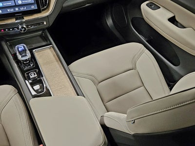 2026 Volvo XC60 Plus