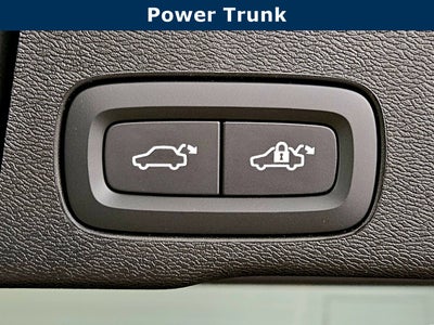 2026 Volvo XC60 Plus