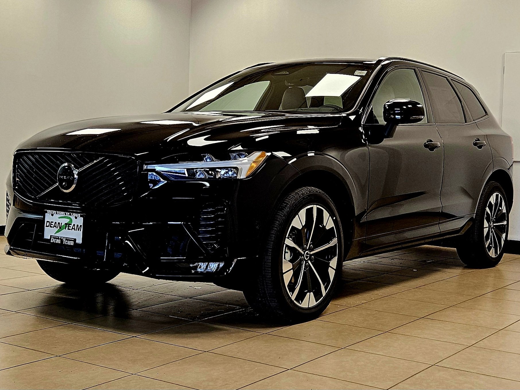 2026 Volvo XC60 Plus