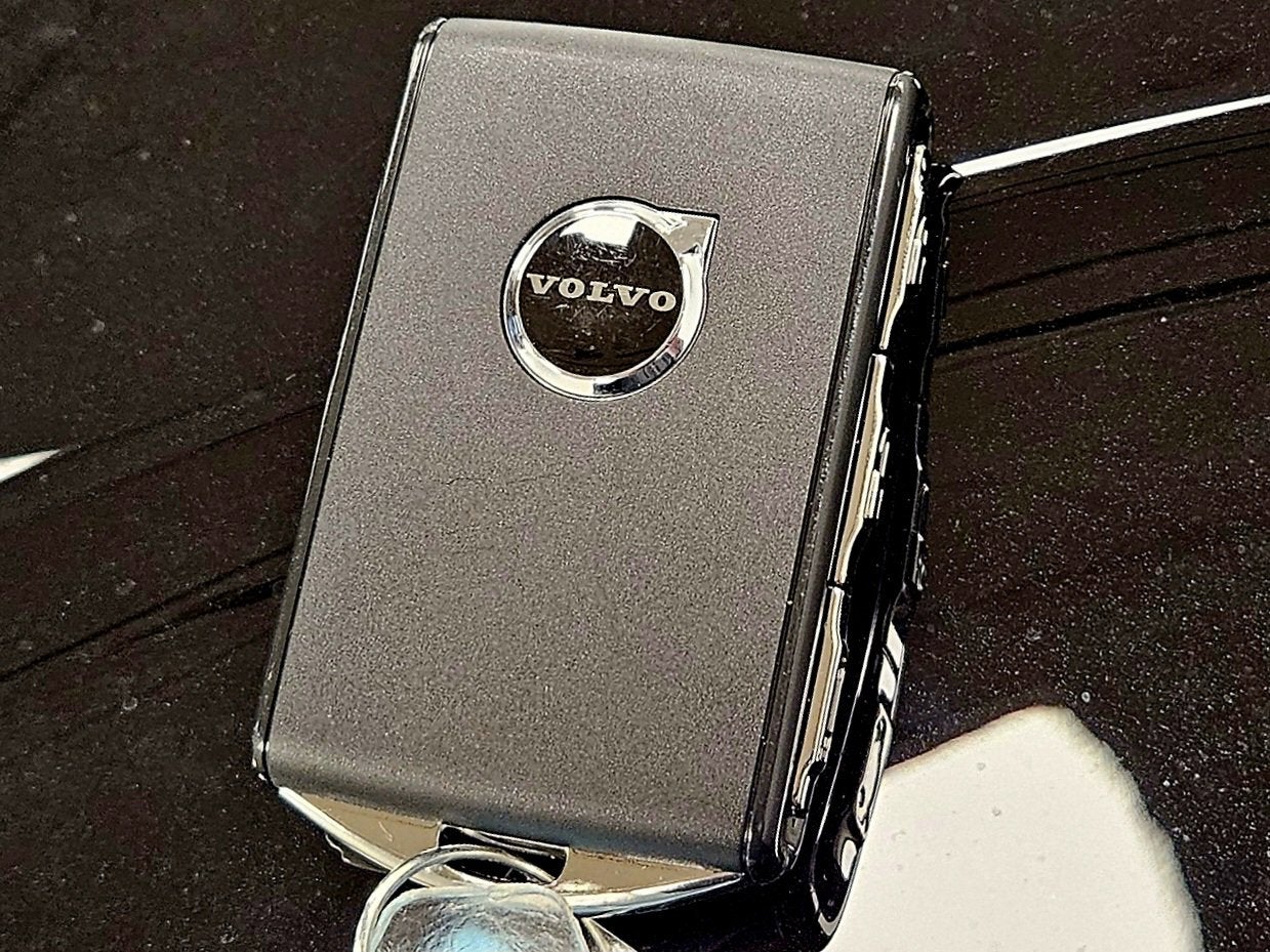 2026 Volvo XC60 Plus