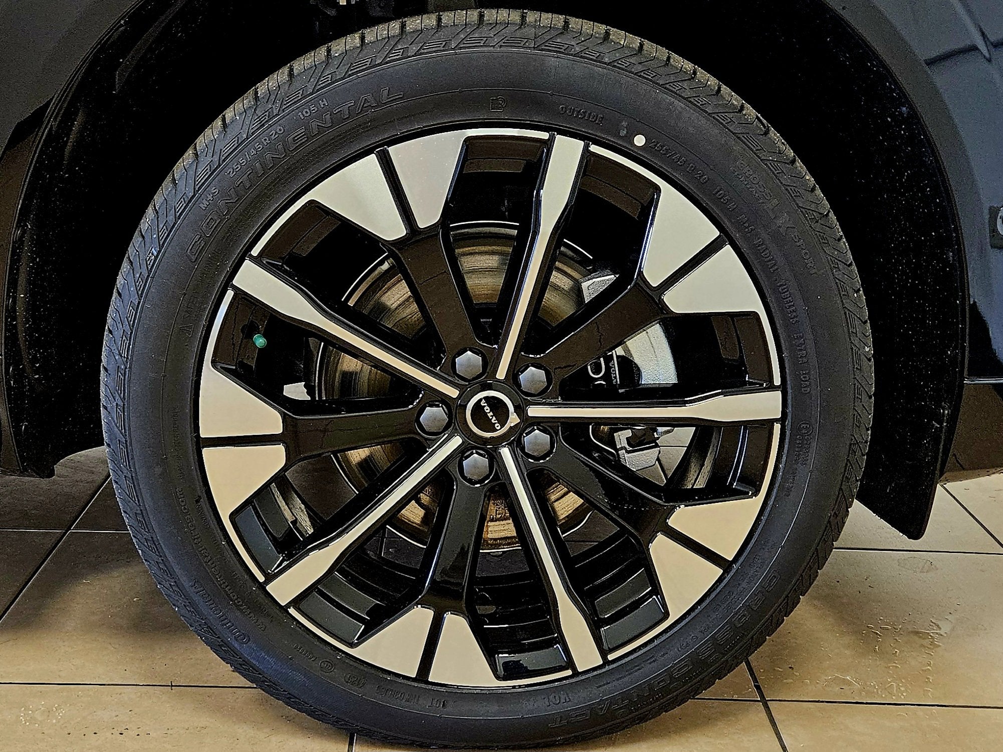 2026 Volvo XC60 Plus