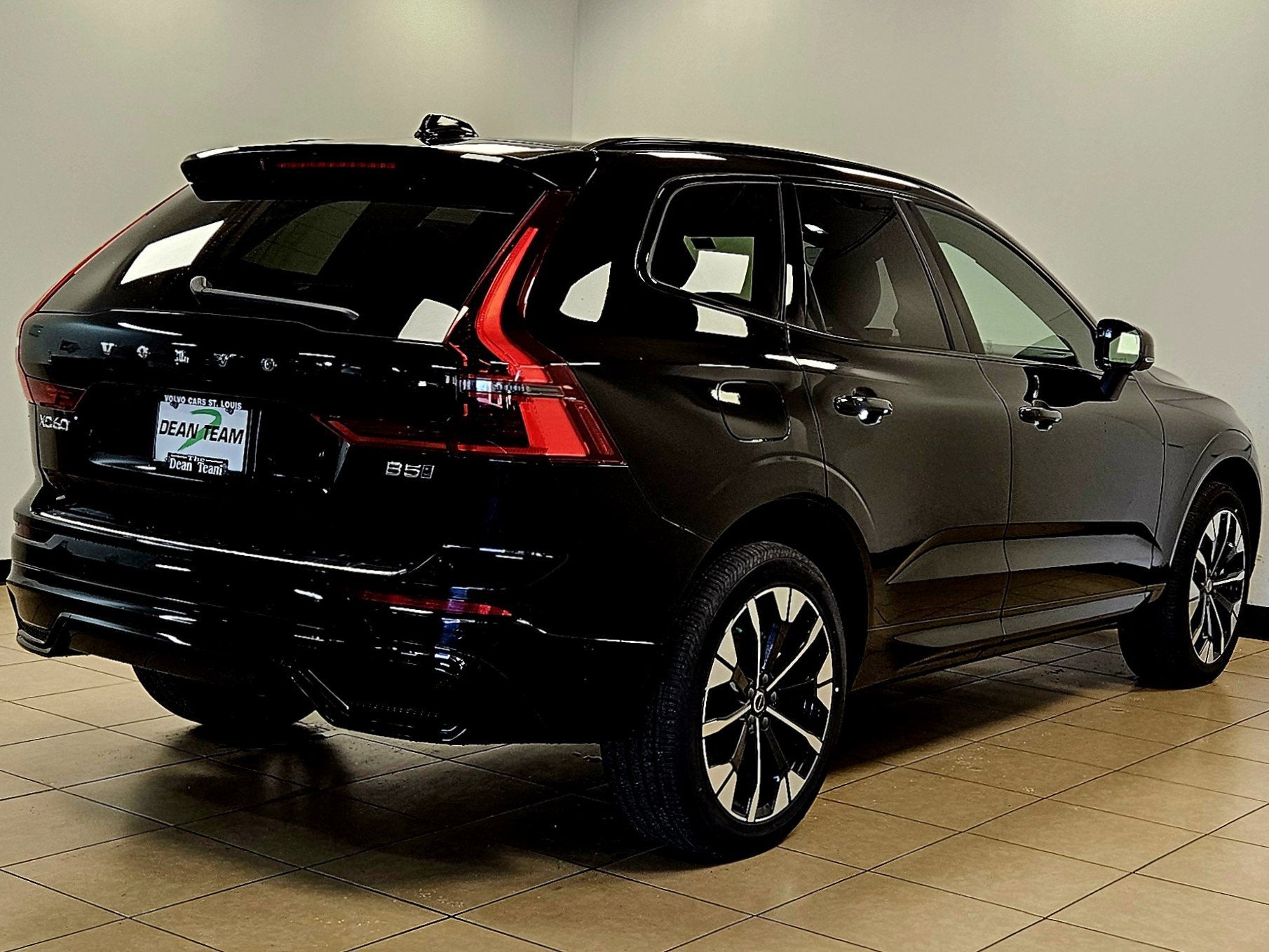 2026 Volvo XC60 Plus