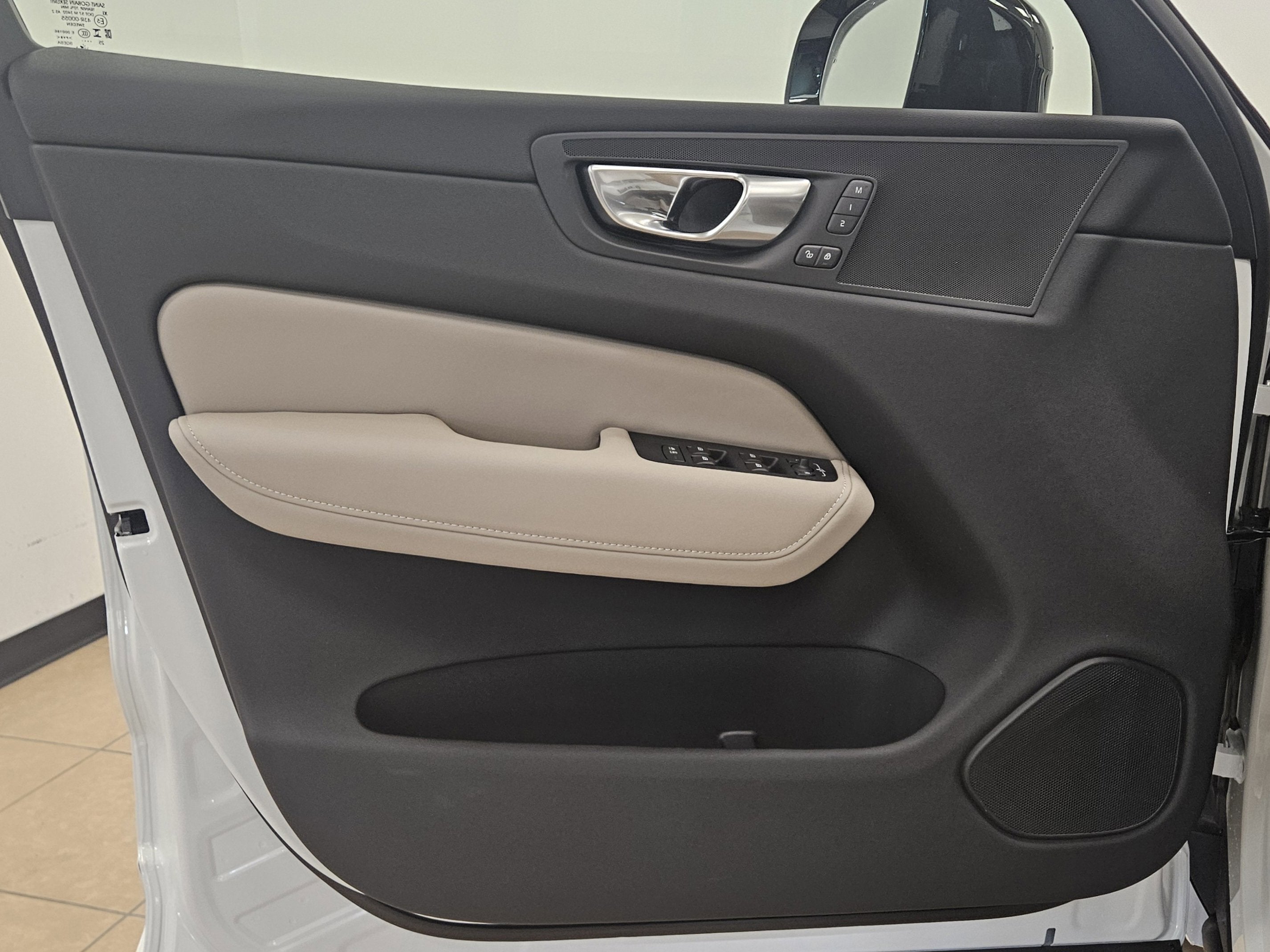 2026 Volvo XC60 Plus