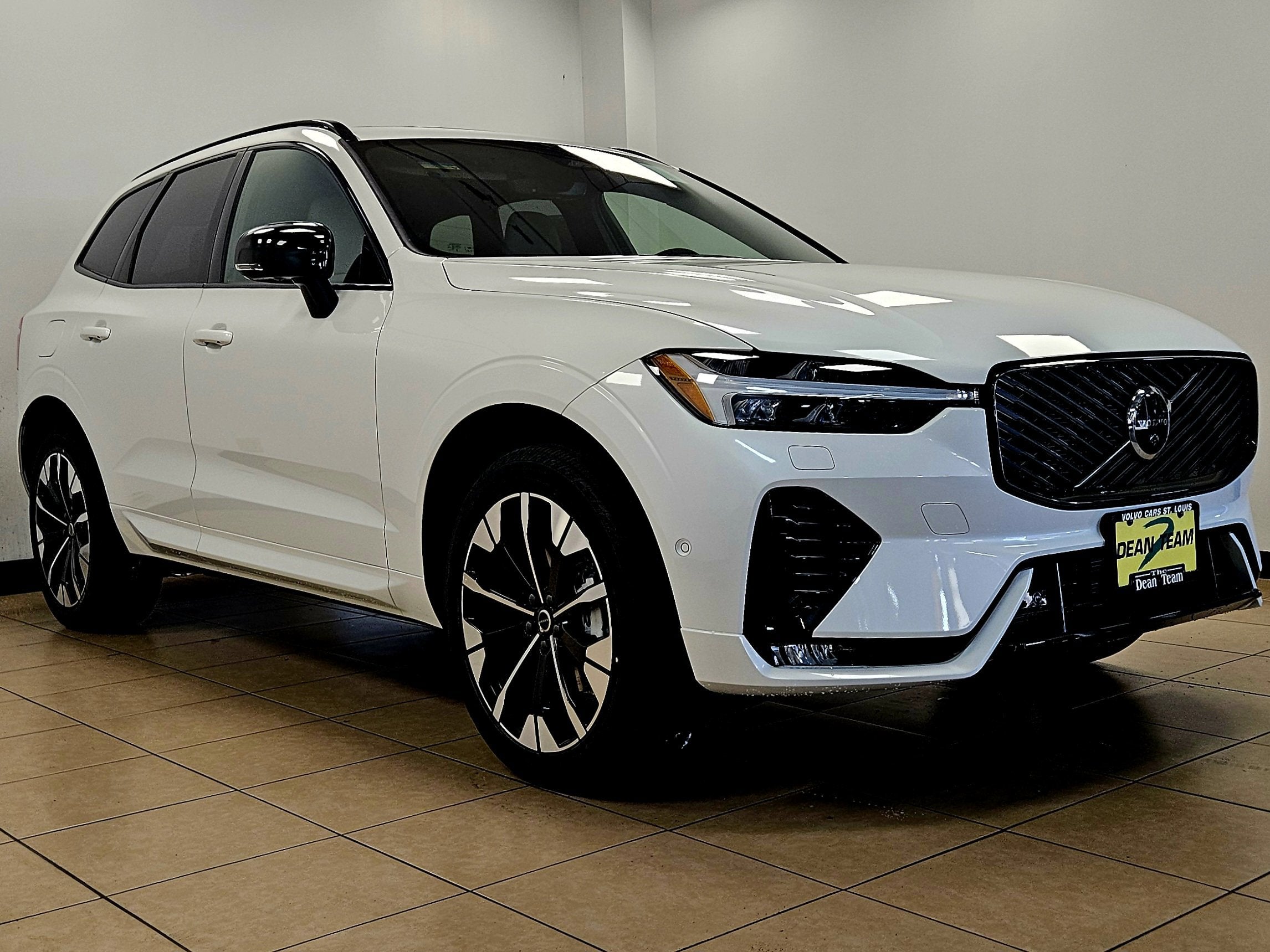 2026 Volvo XC60 Plus