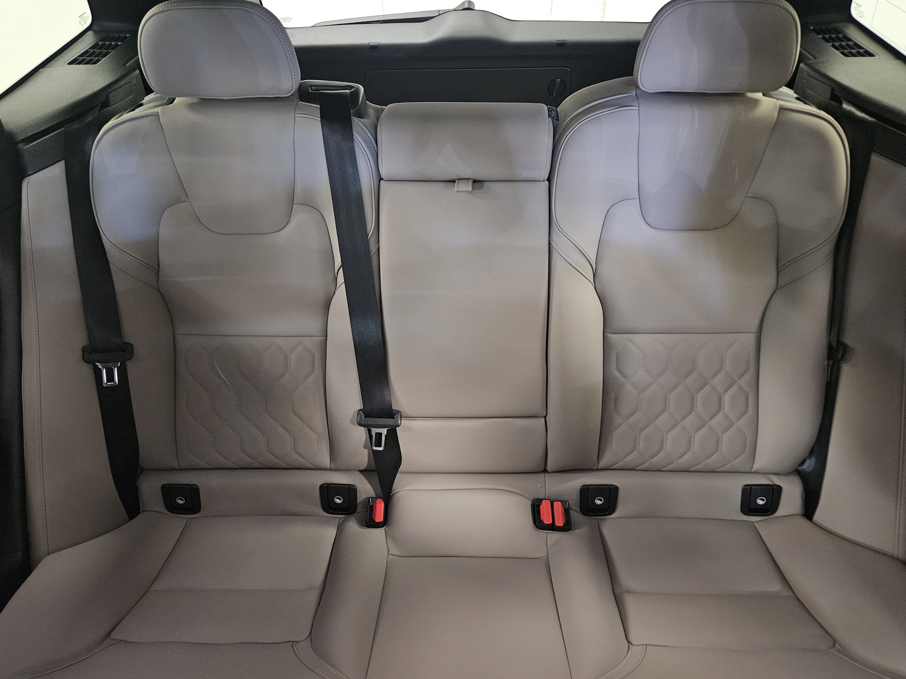 2026 Volvo XC60 Plus