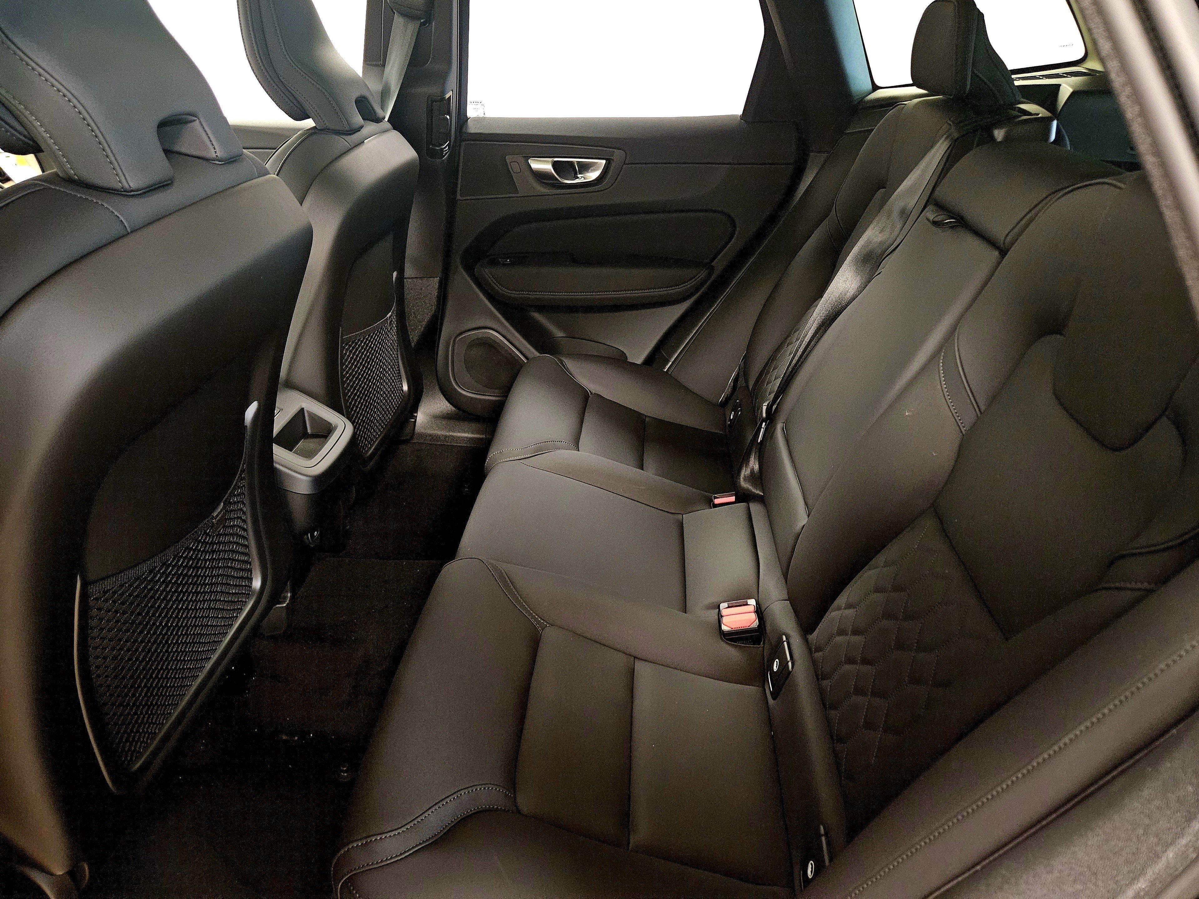 2026 Volvo XC60 Plus