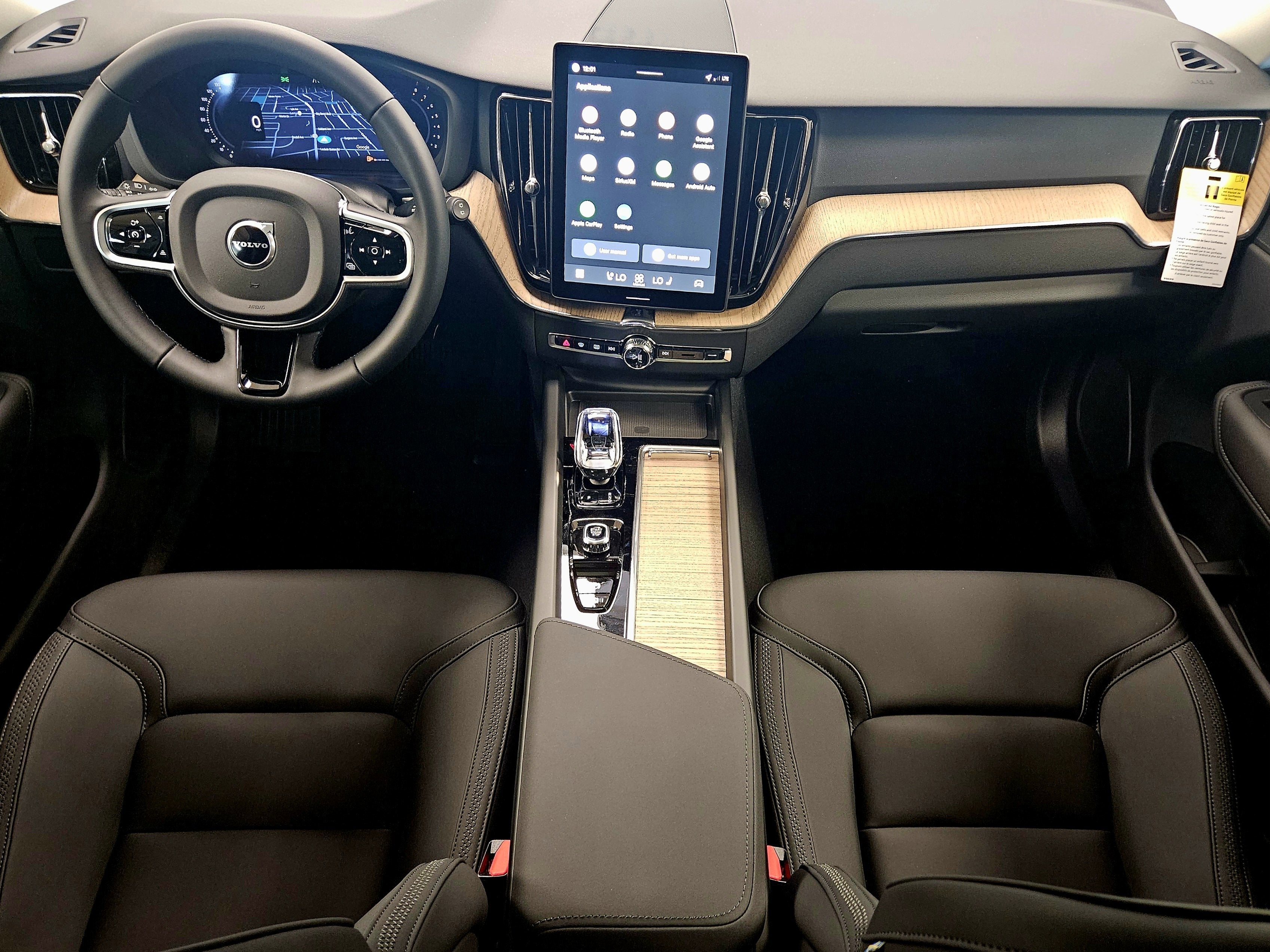 2026 Volvo XC60 Plus