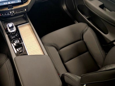 2026 Volvo XC60 Plus