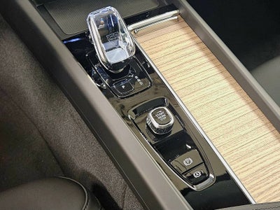 2026 Volvo XC60 Plus