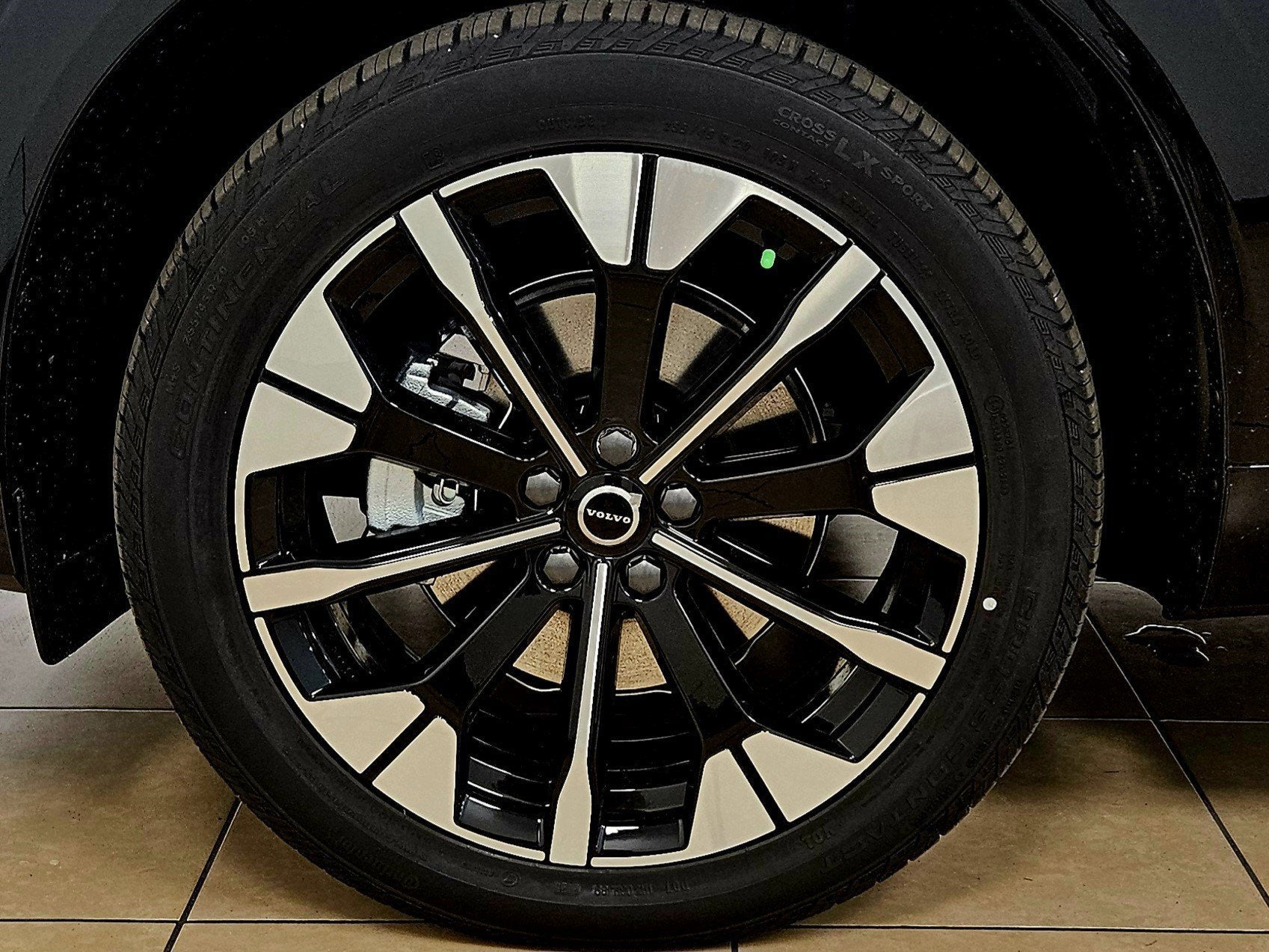 2026 Volvo XC60 Plus