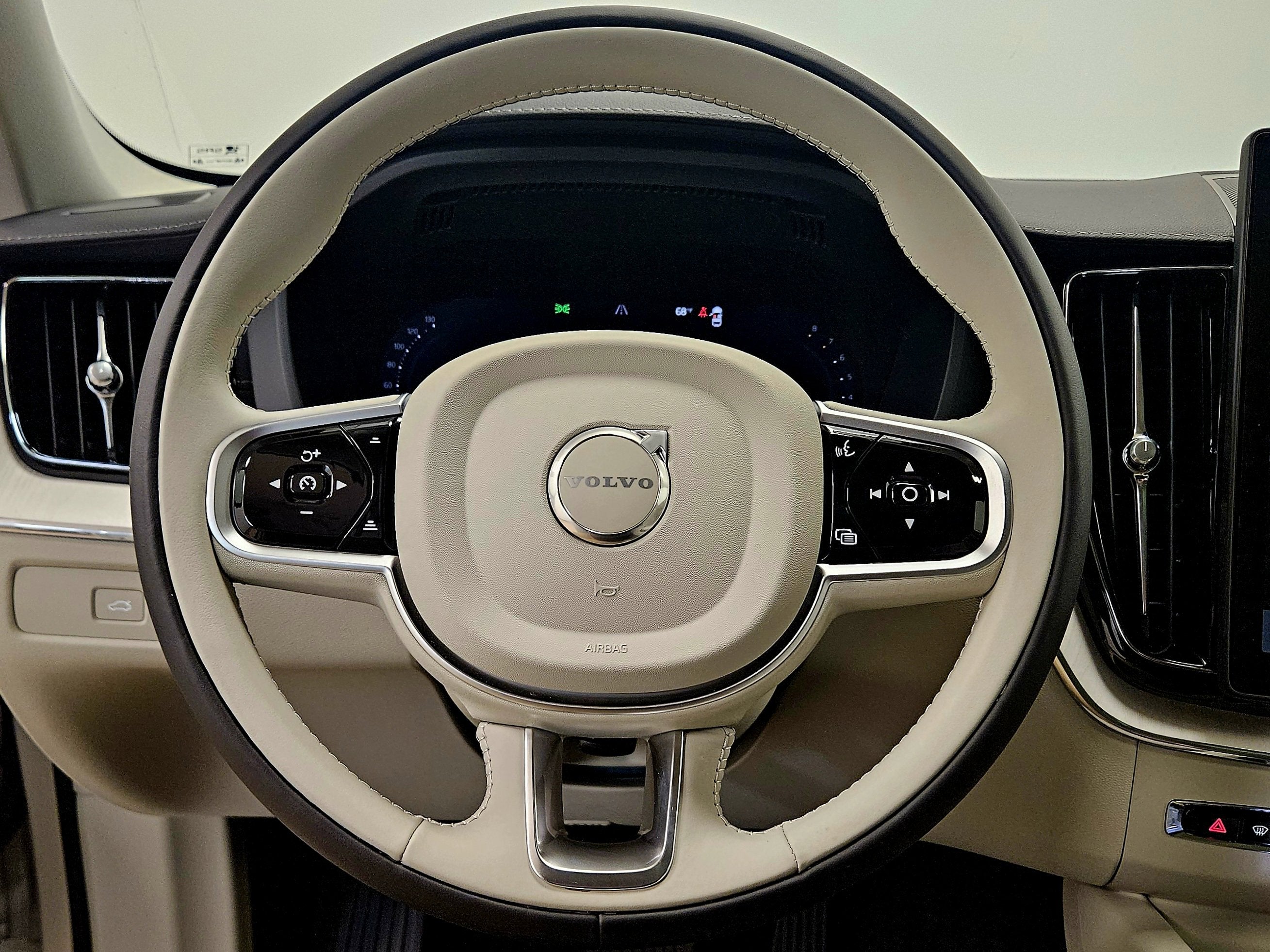 2026 Volvo XC60 Ultra