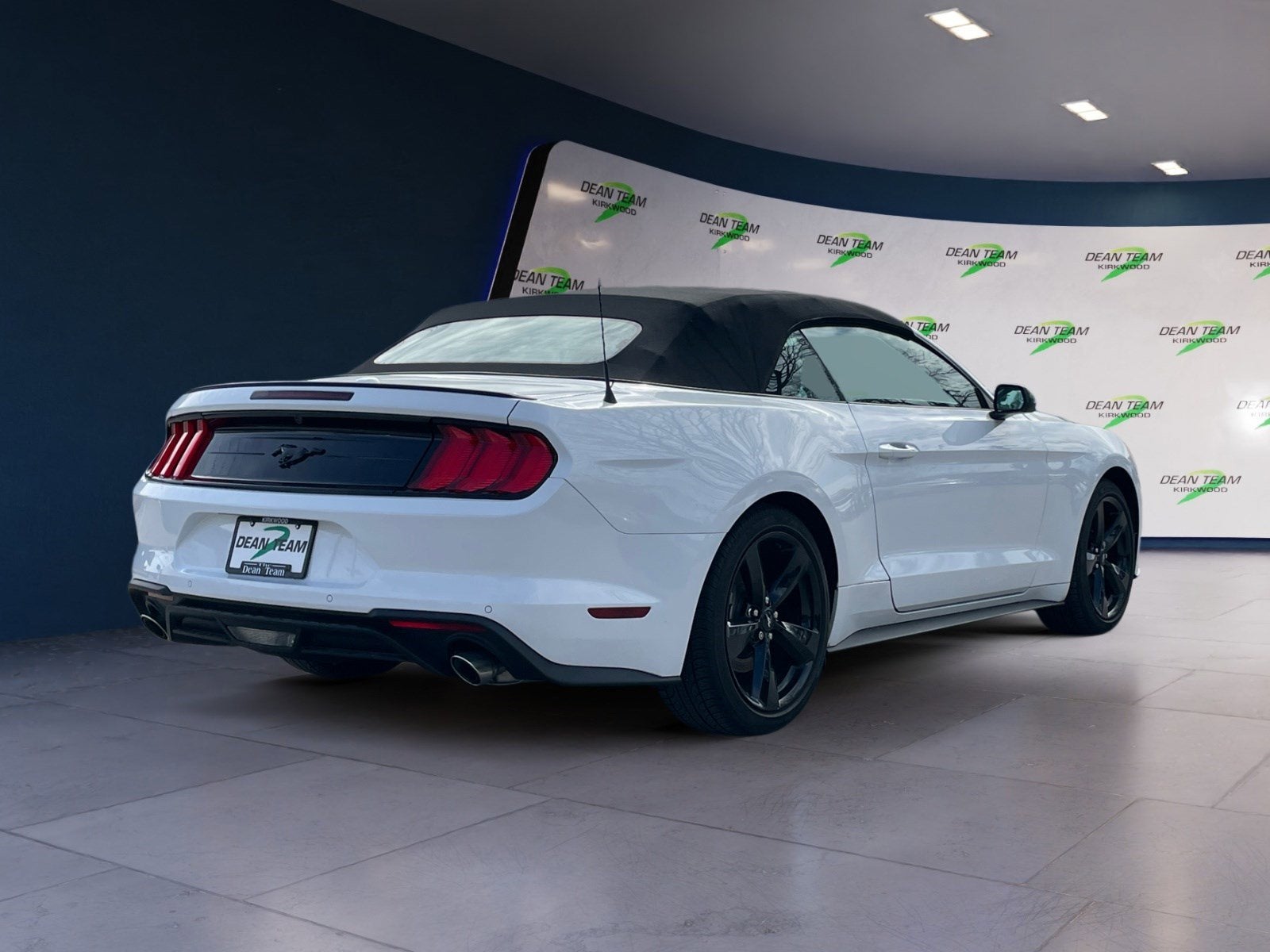 2022 Ford Mustang EcoBoost
