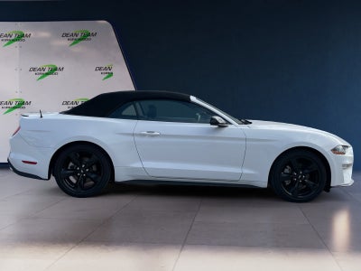2022 Ford Mustang EcoBoost