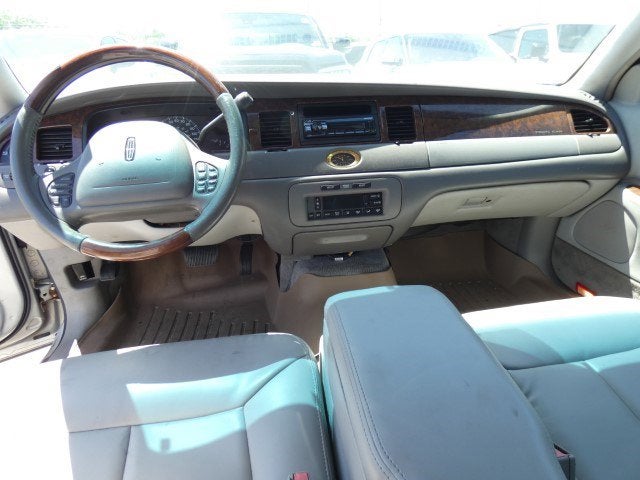 2001 Lincoln Town Car Cartier