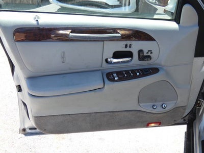 2001 Lincoln Town Car Cartier