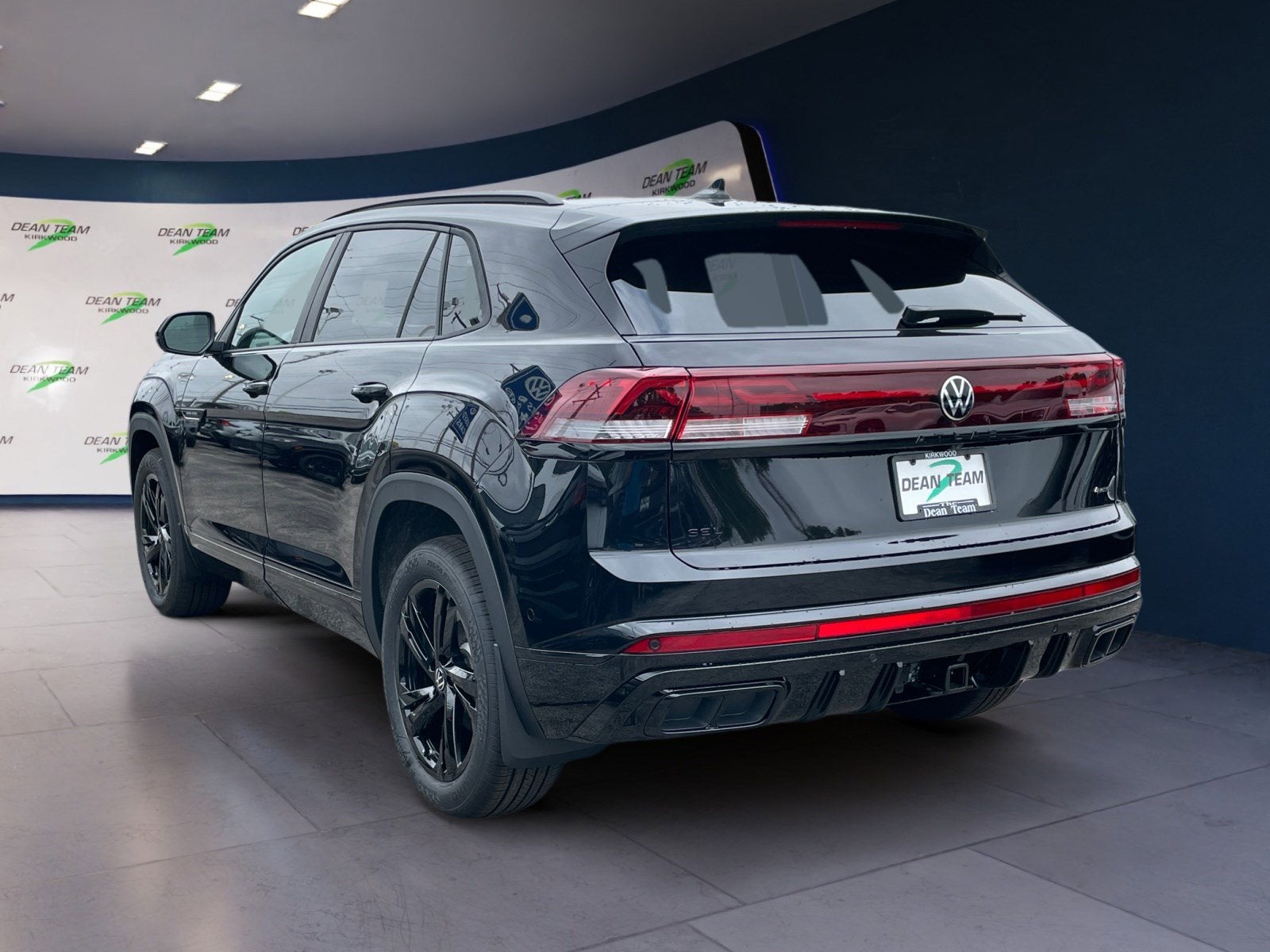 2026 Volkswagen Atlas Cross Sport 2.0T SEL R-Line Black