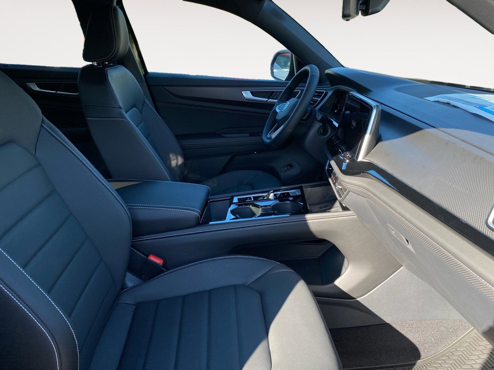 2026 Volkswagen Atlas Cross Sport 2.0T SEL R-Line Black