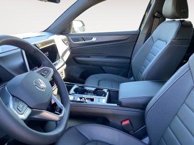 2026 Volkswagen Atlas Cross Sport 2.0T SEL R-Line Black