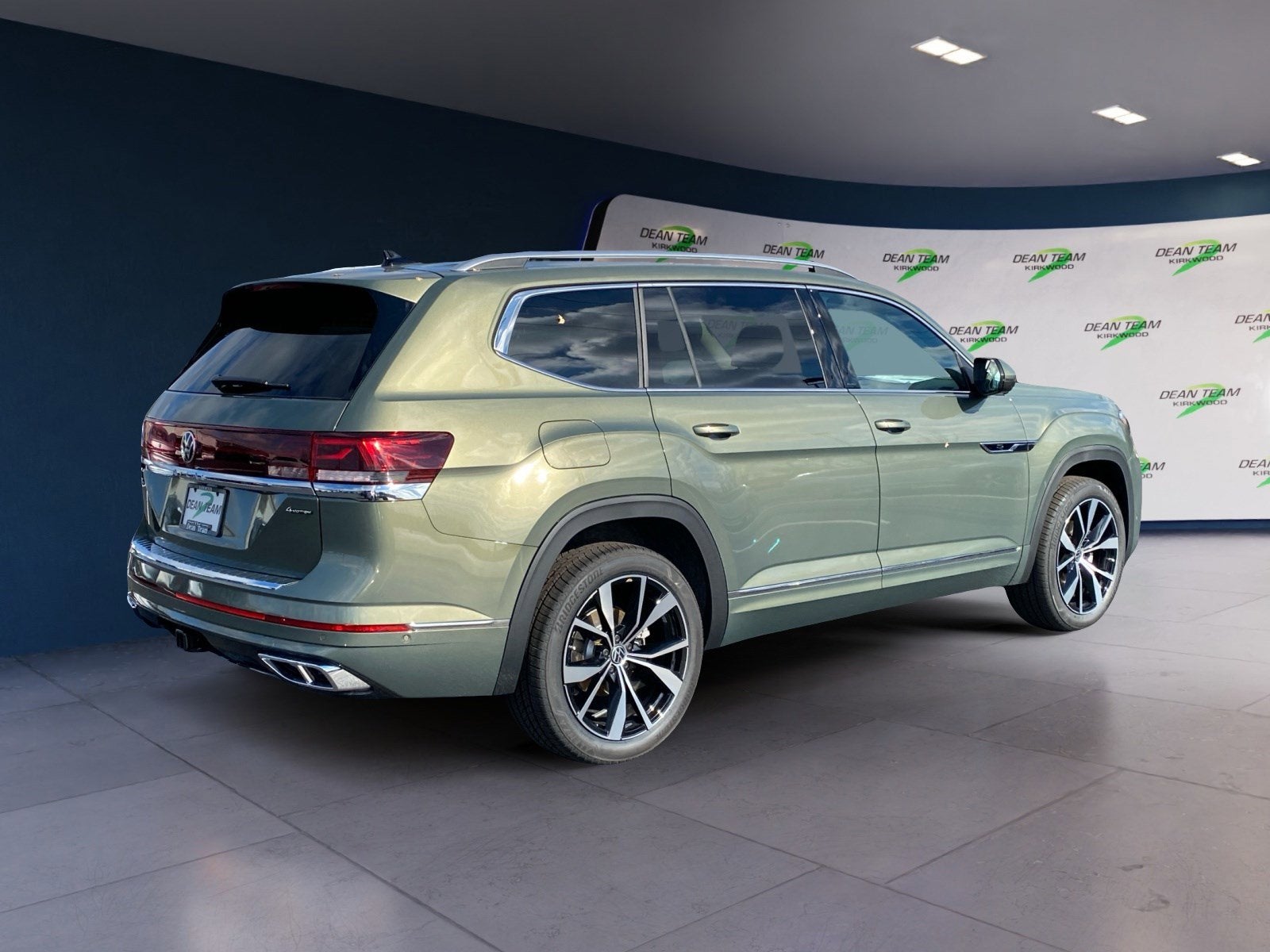2026 Volkswagen Atlas 2.0T SEL Premium R-Line