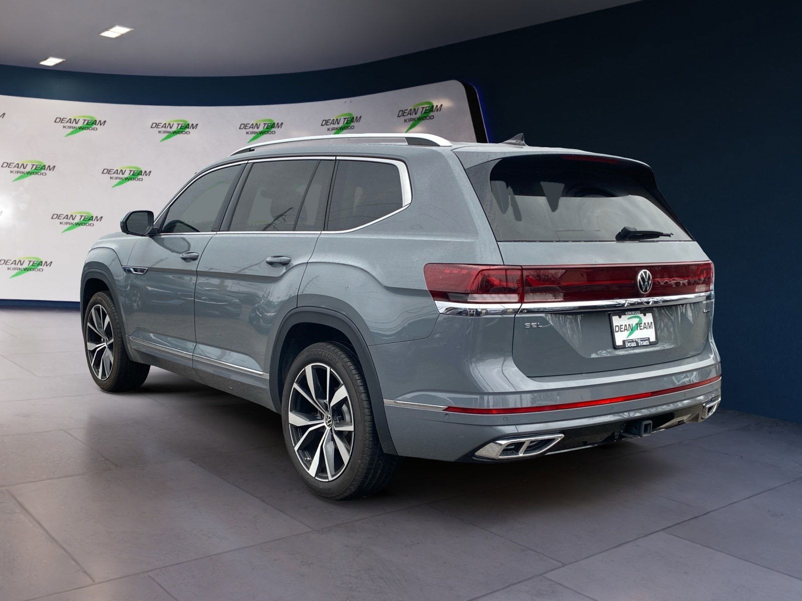 2025 Volkswagen Atlas 2.0T SEL Premium R-Line